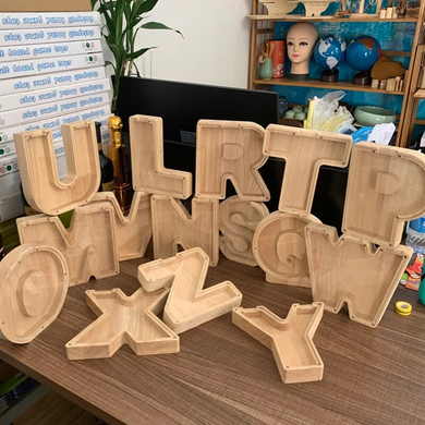 Копилка из дерева SV с прозрачным стеклом в виде буквы В 18*20*3cm Бежевый (sv2894b)