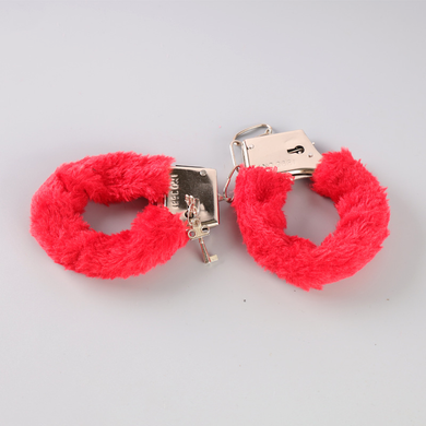 Меховые наручники SV металлические универсальные Красный (sv2624red1)